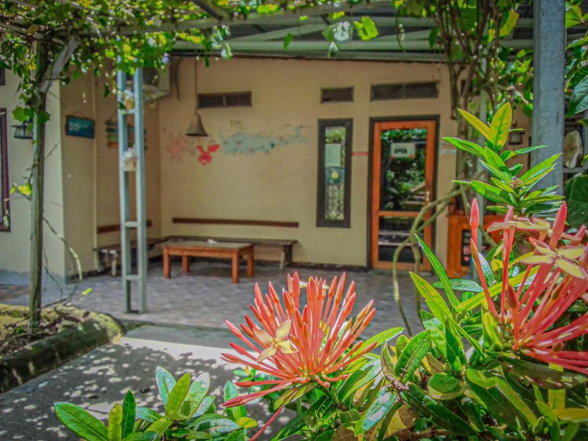 G-Rima Home Stay Labuan Bajo Exterior photo