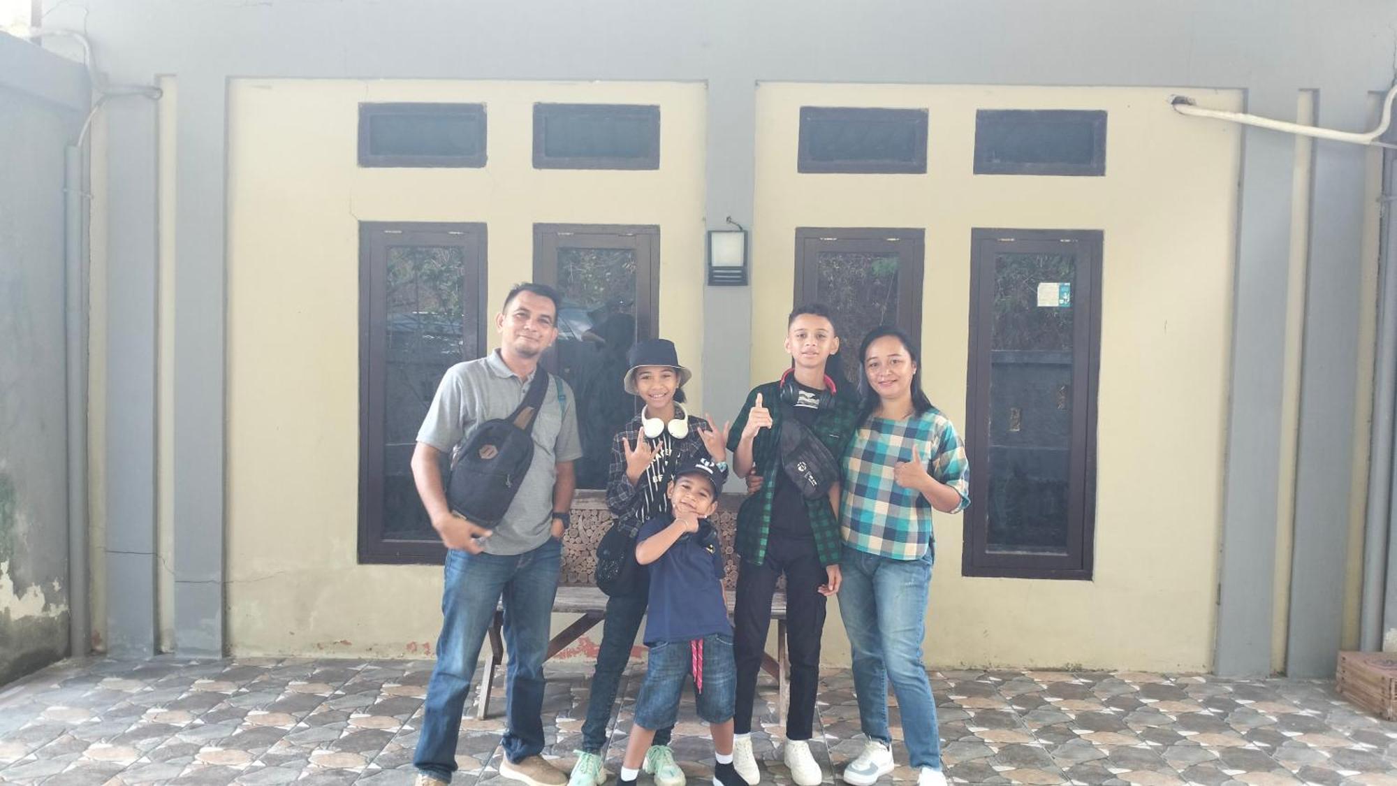 G-Rima Home Stay Labuan Bajo Exterior photo