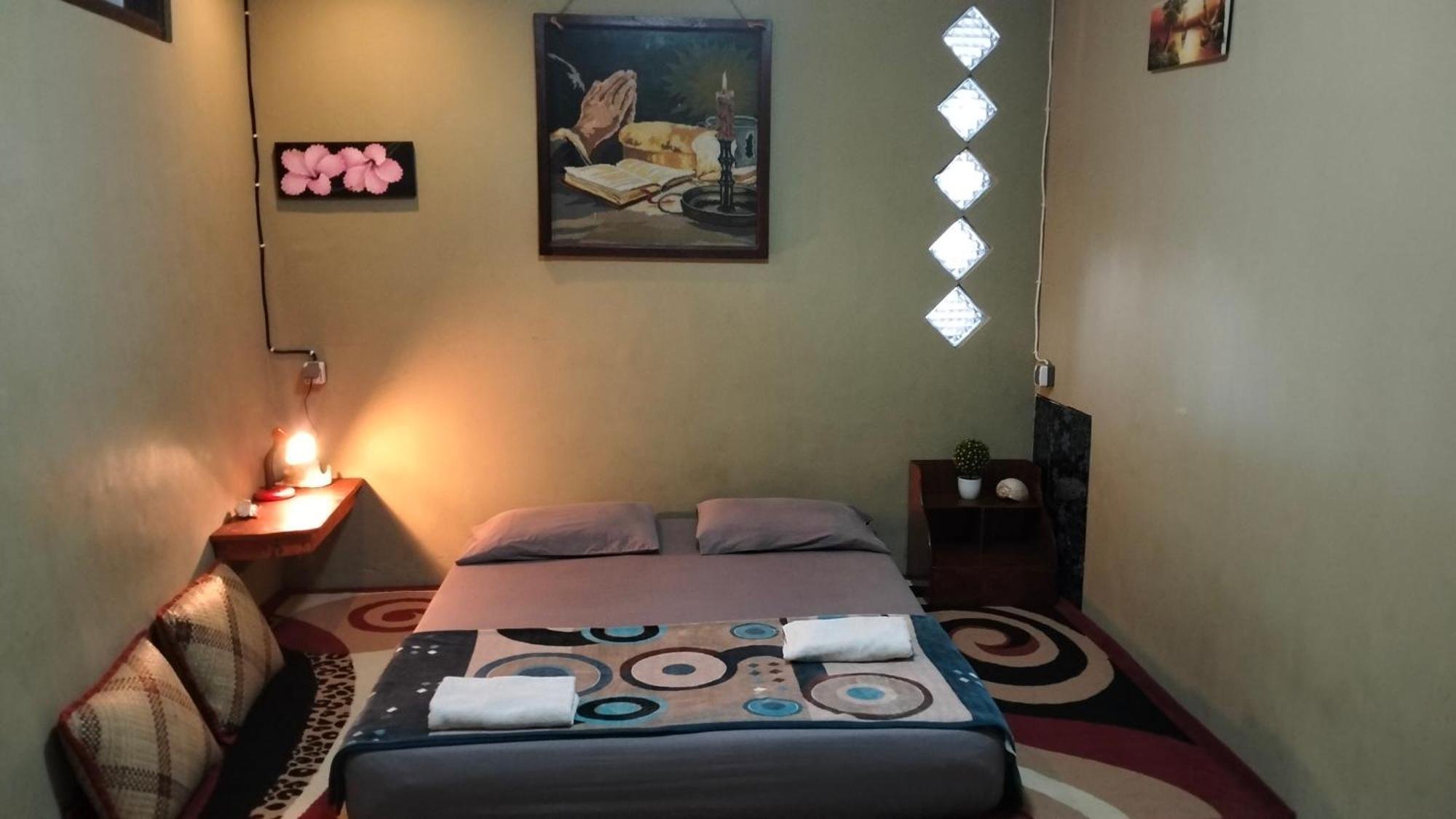 G-Rima Home Stay Labuan Bajo Room photo