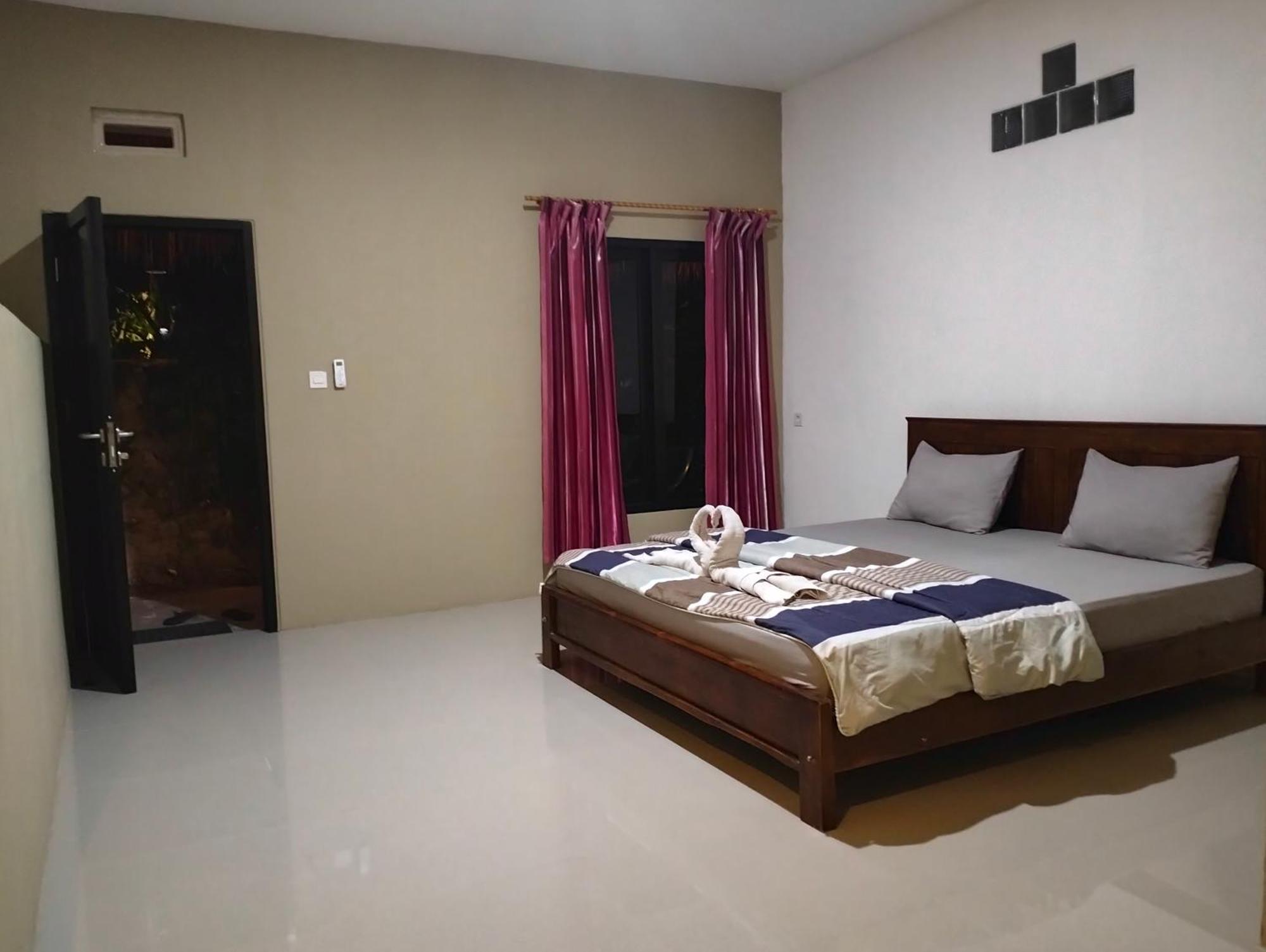 G-Rima Home Stay Labuan Bajo Room photo